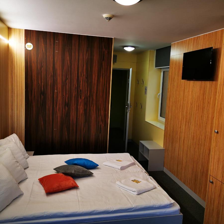 Elemels Planet Bed & Breakfast Устрон Екстериор снимка
