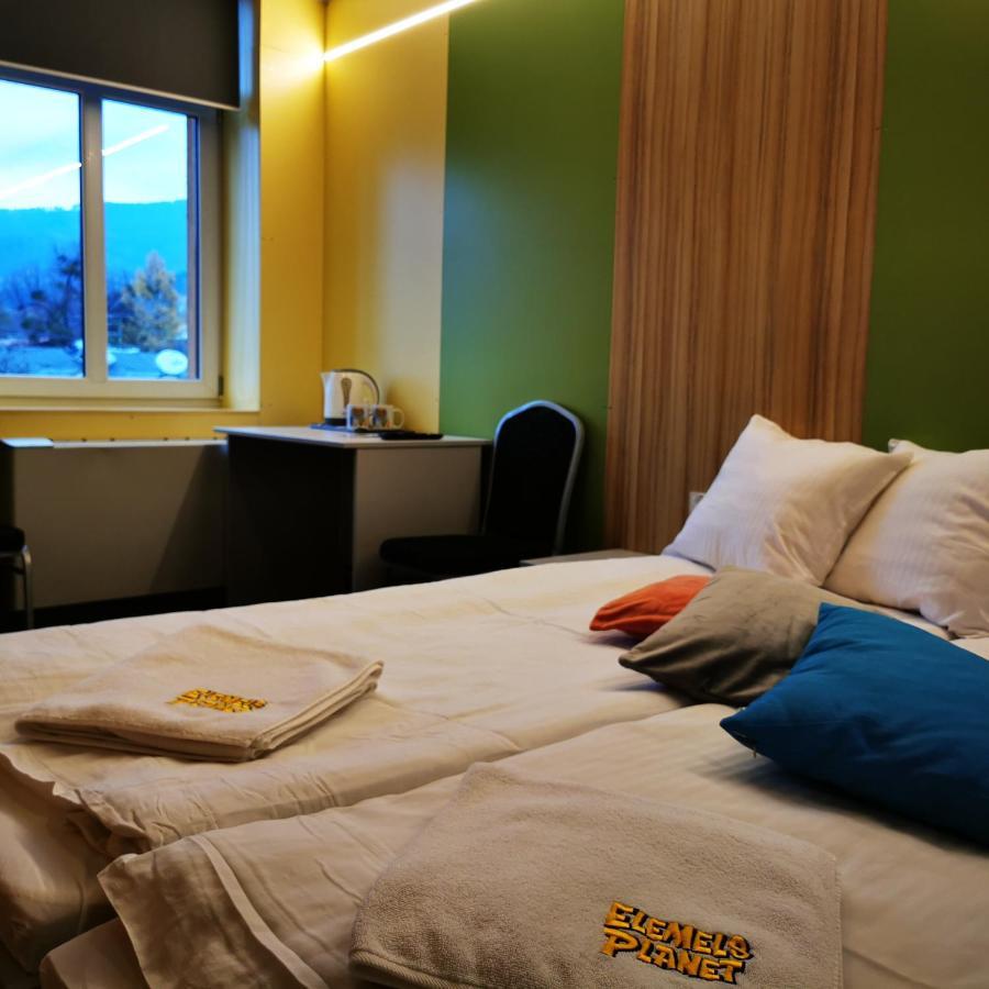 Elemels Planet Bed & Breakfast Устрон Екстериор снимка
