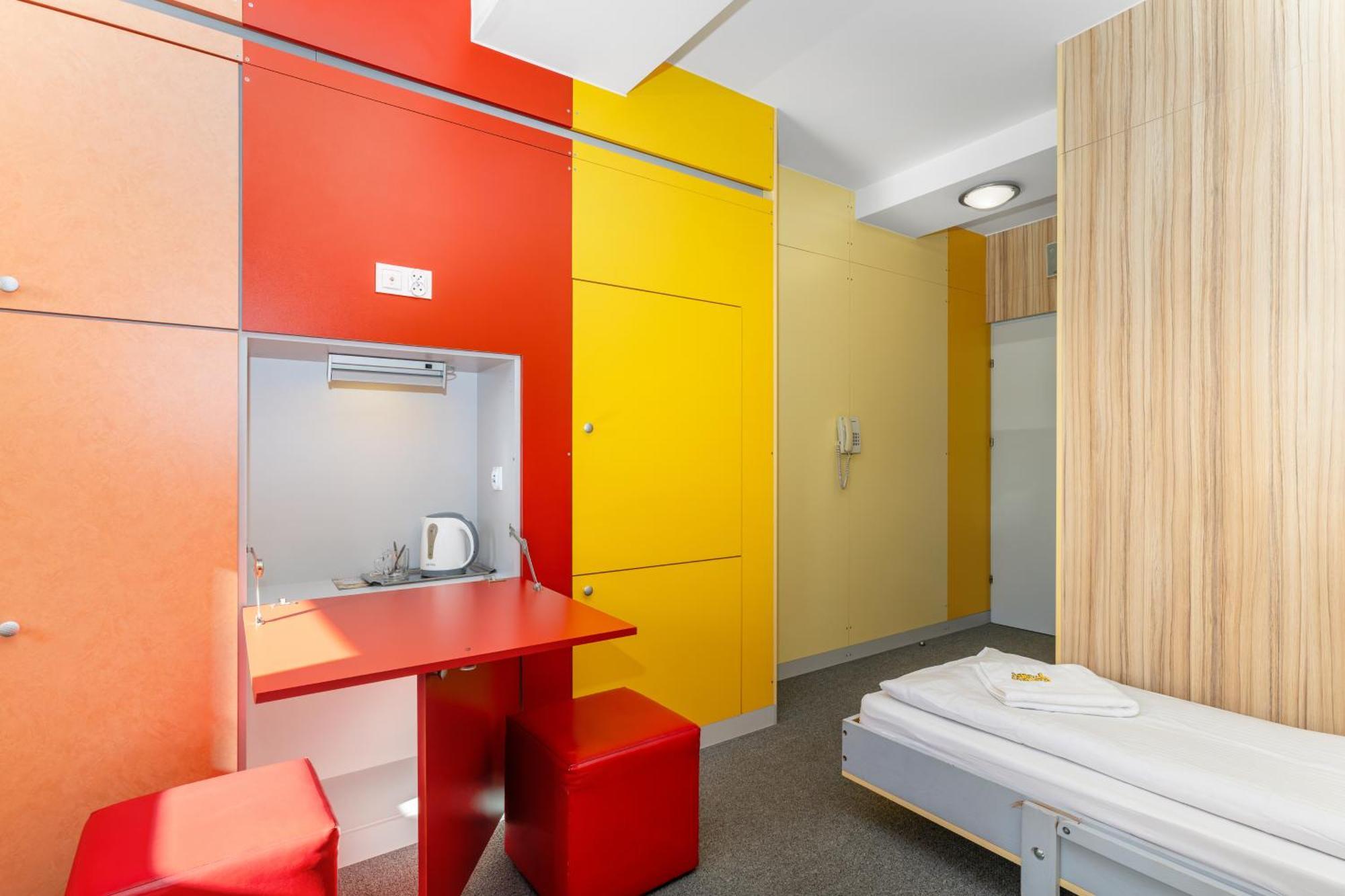 Elemels Planet Bed & Breakfast Устрон Екстериор снимка